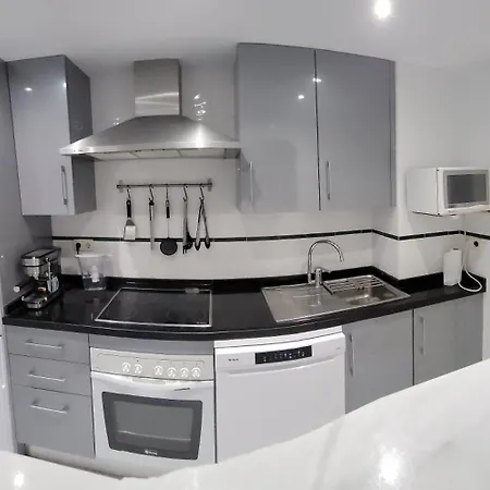 Family Friendly Ground Floor 2 Bedroom Dama De Noche Rdr200