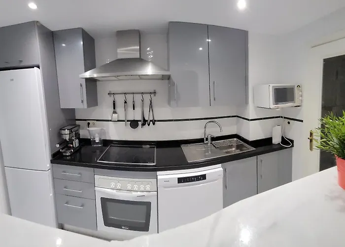 Family Friendly Ground Floor 2 Bedroom Dama De Noche Rdr200